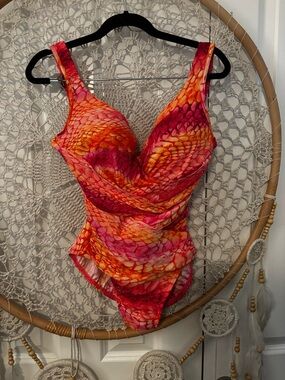 Miracle suit One piece Swimsuit A00338